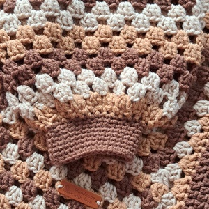 Kézzel horgolt Granny Hexagon női kardigán meleg őszi színekben - ruha & divat - női ruha - kardigánok - Meska.hu