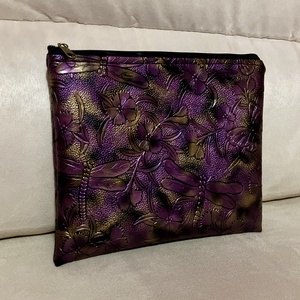 Lila-arany neszesszer/ tároló szitakötő és lepke mintával, Táska & Tok, Neszesszer, Bőrművesség, Varrás, MESKA