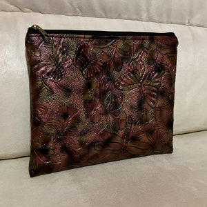 Rózsaszín-arany neszesszer/ tároló szitakötő és lepke mintával, Táska & Tok, Neszesszer, Bőrművesség, Varrás, MESKA