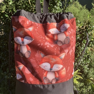 Egyedi fekete rókás vízálló hátizsák - táska & tok - hátizsák - hátizsák - Meska.hu