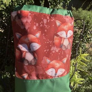 Egyedi zöld rókás vízálló hátizsák - táska & tok - hátizsák - hátizsák - Meska.hu