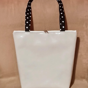 Egyedi bézs-fekete pöttyös válltáska  - táska & tok - kézitáska & válltáska - válltáska - Meska.hu