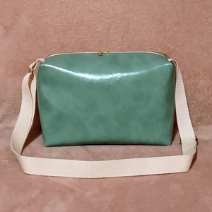 Egyedi menta-bézs műbőr crossbody táska - Meska.hu