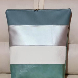 Egyedi menta-ezüst műbőr hátitáska  - táska & tok - hátizsák - hátizsák - Meska.hu