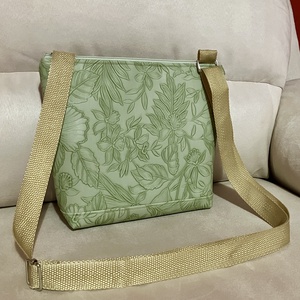 Egyedi zöld műbőr kisméretű oldaltáska - táska & tok - kézitáska & válltáska - vállon átvethető táska - Meska.hu