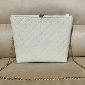 Fehér alkalmi műbőr crossbody táska - táska & tok - kézitáska & válltáska - vállon átvethető táska - Meska.hu