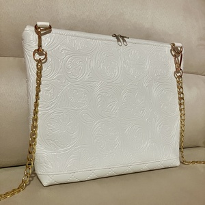 Fehér alkalmi műbőr crossbody táska - táska & tok - kézitáska & válltáska - vállon átvethető táska - Meska.hu