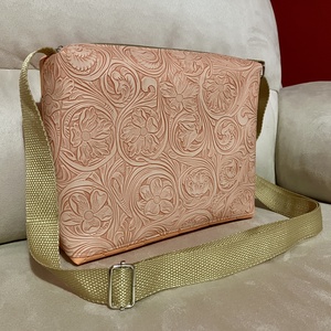 Barack műbőr crossbody táska - táska & tok - kézitáska & válltáska - vállon átvethető táska - Meska.hu