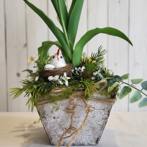 Csibefészek a tulipánok között � rusztikus tavaszi asztaldísz - ünnepi díszek, dekorációk - húsvéti díszek és dekorációk - húsvéti virágos díszek - Meska.hu