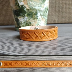 Rombusz sormintás karpánt - ékszer - karkötő - Meska.hu