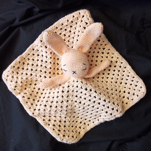 Nyuszis szundikendő - barack - játék & sport - 3 éves kor alattiaknak - alvóka & rongyi - Meska.hu