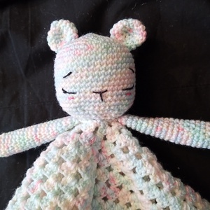 Macis szundikendő - pasztell - játék & sport - 3 éves kor alattiaknak - alvóka & rongyi - Meska.hu