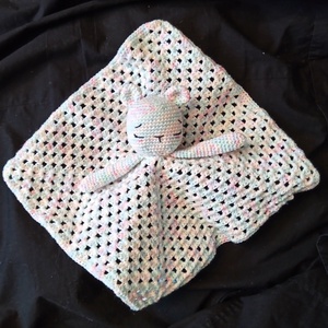 Macis szundikendő - pasztell - játék & sport - 3 éves kor alattiaknak - alvóka & rongyi - Meska.hu