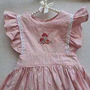 Bájos kislányruha keresztszemes hímzéssel - 1 éveseknek - ruha & divat - babaruha & gyerekruha - ruha - Meska.hu