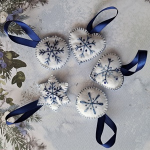 Hímzett karácsonyfadísz - kék, Karácsony, Karácsonyi lakásdekoráció, Karácsonyfadíszek, Hímzés, MESKA