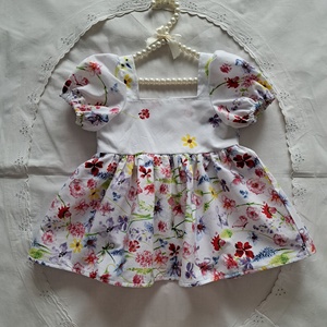 Tavaszi virágos kisruha - 1 éves kislányoknak - Meska.hu