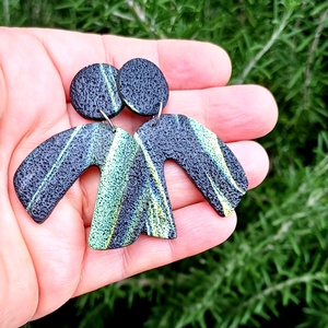 Zöld-fekete fülbevaló - ékszer - fülbevaló - lógó fülbevaló - Meska.hu