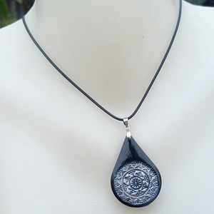 Fekete csepp medálos nyaklánc - ékszer - nyaklánc - medálos nyaklánc - Meska.hu