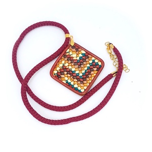 Süthető gyurma ékszer, medál, bargello - ékszer - nyaklánc - medálos nyaklánc - Meska.hu