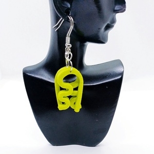 Kivizöld fülbevaló süthető gyurmából - ékszer - fülbevaló - lógó fülbevaló - Meska.hu