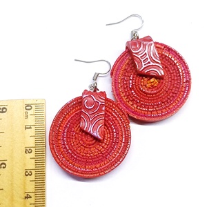 Rusztikus pink-piros fülbevaló2 - ékszer - fülbevaló - lógós kerek fülbevaló - Meska.hu