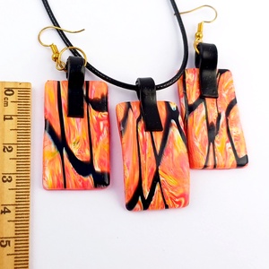 Narancs-fekete nyaklánc fülbevalókkal - ékszer - ékszerszett - Meska.hu