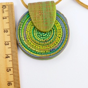 Zöld rusztikus spirális nyaklánc - ékszer - nyaklánc - medálos nyaklánc - Meska.hu