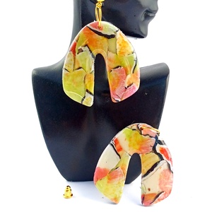 Vidám, színes fülbevalók ékszegyurmából - ékszer - fülbevaló - lógó fülbevaló - Meska.hu