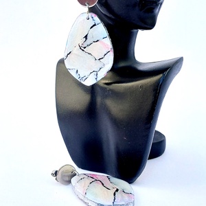 Fülbevaló finom pasztell színekkel - ékszer - fülbevaló - lógó fülbevaló - Meska.hu