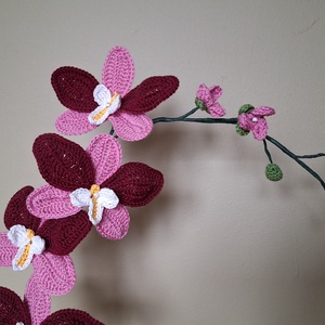 Horgolt orchidea kaspóban - bordó / rózsaszín - otthon & életmód - dekoráció - dísztárgy - Meska.hu
