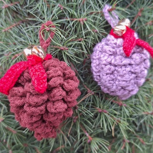 Horgolt toboz karácsonyfadísz csengettyűvel - 2 db-os szett - karácsony - karácsonyi lakásdekoráció - karácsonyfadíszek - Meska.hu