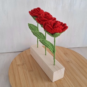 Horgolt rózsás asztali dísz - otthon & életmód - dekoráció - asztal és polc dekoráció - asztaldísz - Meska.hu