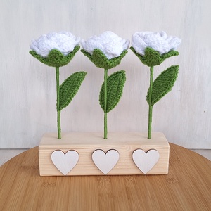 Horgolt fehér rózsás asztali dísz, Otthon & Életmód, Dekoráció, Virágdísz és tartó, Virágdíszek, Asztali virágdísz, Horgolás, MESKA