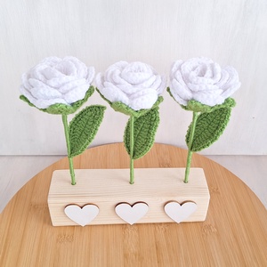 Horgolt fehér rózsás asztali dísz - otthon & életmód - dekoráció - Meska.hu