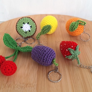 Horgolt gyümölcs kulcstartó - táska & tok - kulcstartó & táskadísz - kulcstartó - Meska.hu