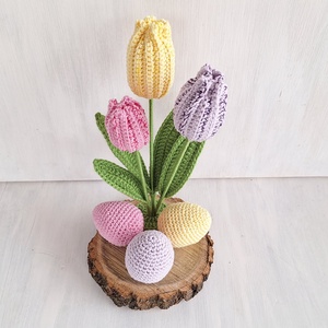 Horgolt tulipános húsvéti dekoráció akácfa talpon - ünnepi díszek, dekorációk - húsvéti díszek és dekorációk - húsvéti asztaldíszek - Meska.hu