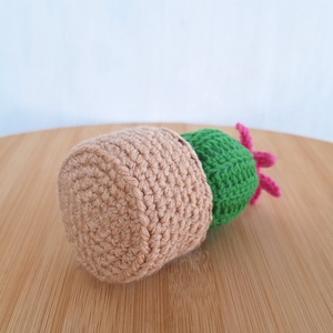 Horgolt gömbkaktusz cserépben virággal - otthon & életmód - dekoráció - dísztárgy - Meska.hu