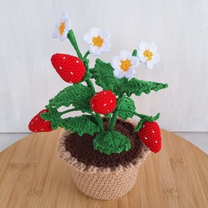 Horgolt eper cserépben - otthon & életmód - dekoráció - dísztárgy - Meska.hu