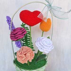Anyák napi horgolt virágkosár szívvel � örök csokor szeretettel - otthon & életmód - dekoráció - asztal és polc dekoráció - asztaldísz - Meska.hu