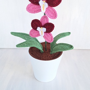 Horgolt orchidea kaspóban - bordó / rózsaszín - otthon & életmód - virágdekoráció - virágdíszek - virágdísz kaspóban - Meska.hu