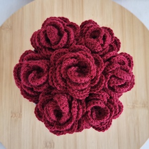 Rózsabox - Virágdoboz horgolt vörös rózsákkal - otthon & életmód - virágdekoráció - virágok - virágbox - Meska.hu