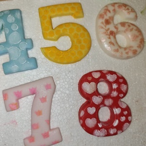 Nagyobb méretű 7 cm magas számok   cukormassza cukorfigura - otthon & életmód - konyhafelszerelés, tálalás - sütés, főzés - sütidísz - Meska.hu