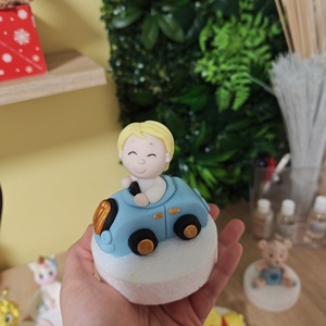 Kisautó kisfiúval cukormassza cukorfigura, Otthon & Életmód, Konyhafelszerelés, tálalás, Sütés, főzés, Sütidísz, Mindenmás, MESKA