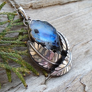 Ezüst medál Ag925/1000  Holdkő (Rainbow Moonstone) - ékszer - nyaklánc - medál - Meska.hu