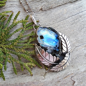 Ezüst medál Ag925/1000  Holdkő (Rainbow Moonstone) - ékszer - nyaklánc - medál - Meska.hu