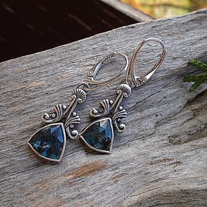 Ezüst Kyanitfülbevaló - ékszer - fülbevaló - lógó fülbevaló - Meska.hu