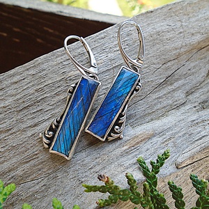 Ezüst Ag925 Labradorit fülbevaló - ékszer - fülbevaló - lógó fülbevaló - Meska.hu