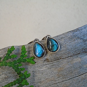 Ezüst Ag925 Labradorit fülbevaló - ékszer - fülbevaló - lógó fülbevaló - Meska.hu