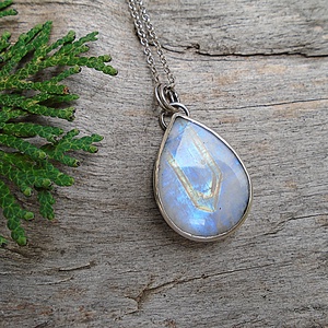 Ezüst medál Ag925/1000  Holdkő (Rainbow Moonstone) - ékszer - nyaklánc - medál - Meska.hu