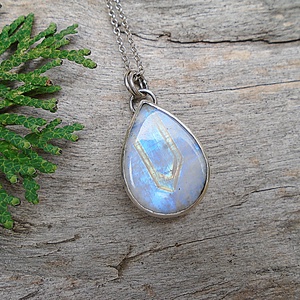 Ezüst medál Ag925/1000  Holdkő (Rainbow Moonstone) - Meska.hu